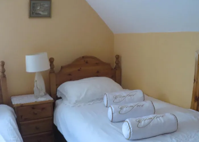 Derghaven B&B, Hostel & Self Catering
