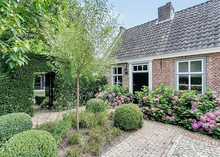 Van Gogh Cottage