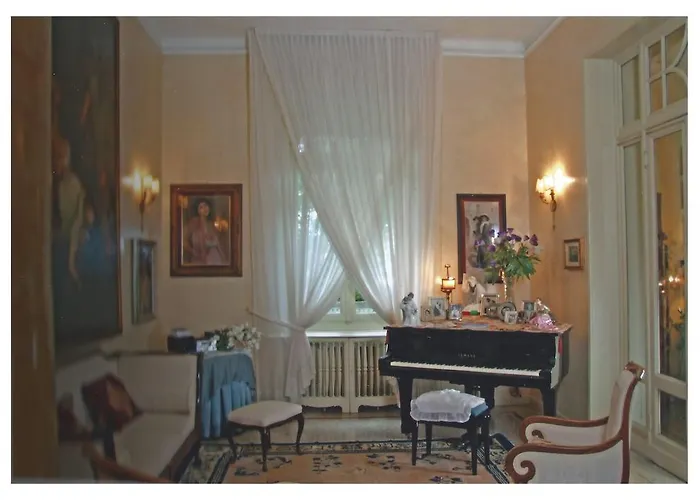 Villa V