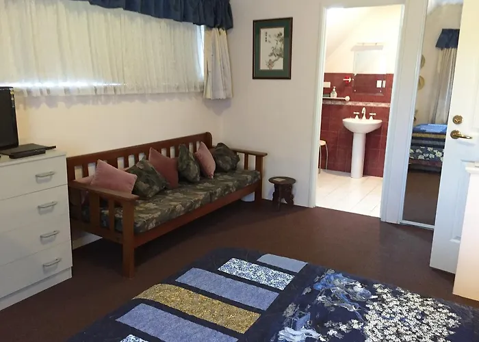 Aarn House B&B Airport Accommodation