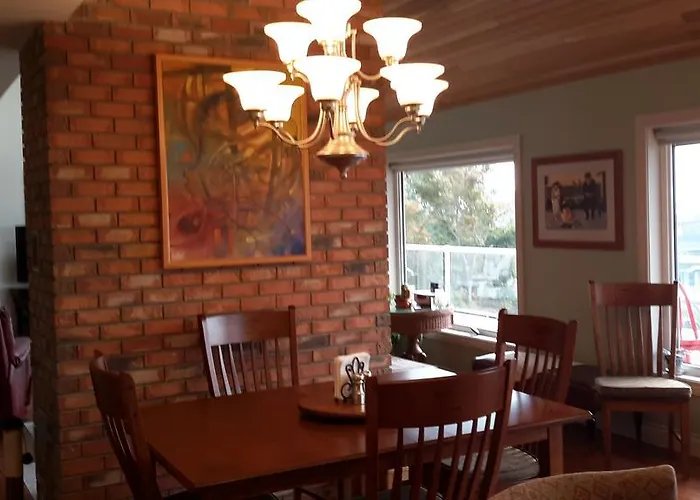 Casa Loma Bnb