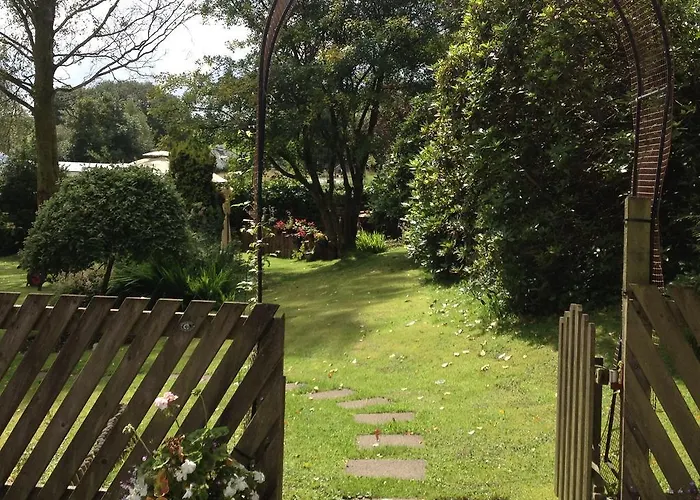 School House Cottage B&B And Tea Garden