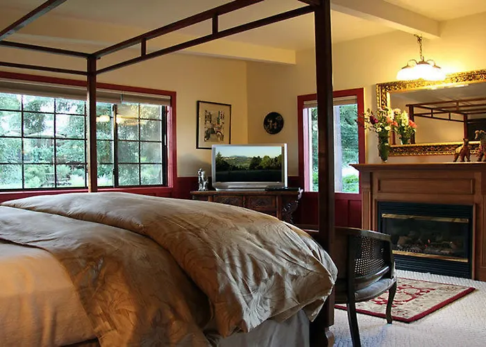Old Crocker Inn