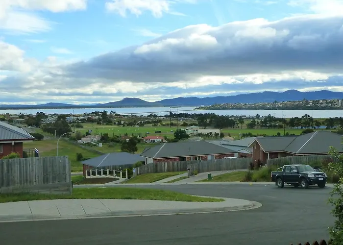 Panorama On Sorell B&B