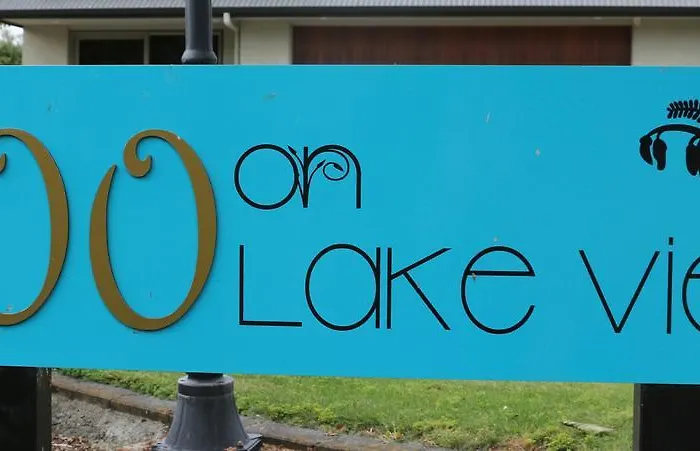 200 On Lake View