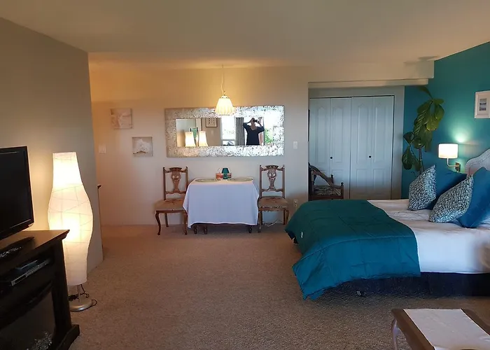 Davis Bay Bed & Breakfast