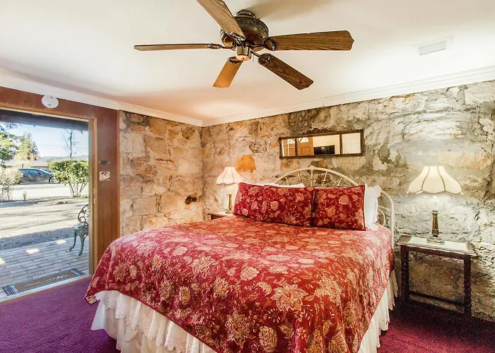 Shady Oaks Country Inn