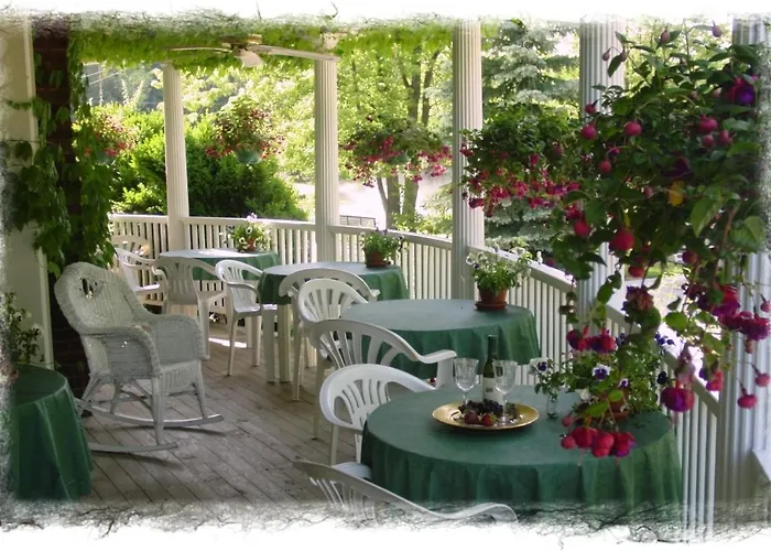 Martha'S Vineyard B & B
