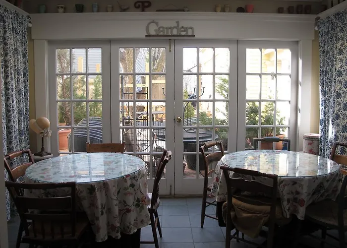 Mary Prentiss Inn