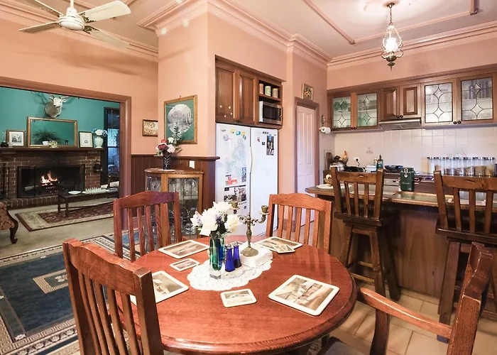 Rustic Refuge Guesthouse