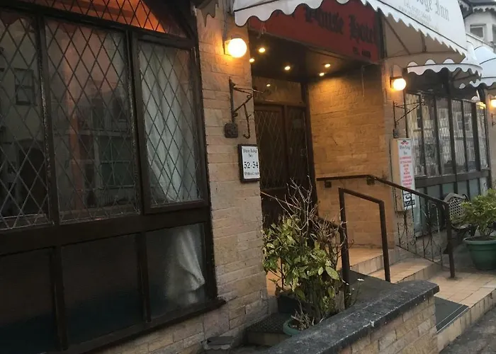 White Lodge Inn