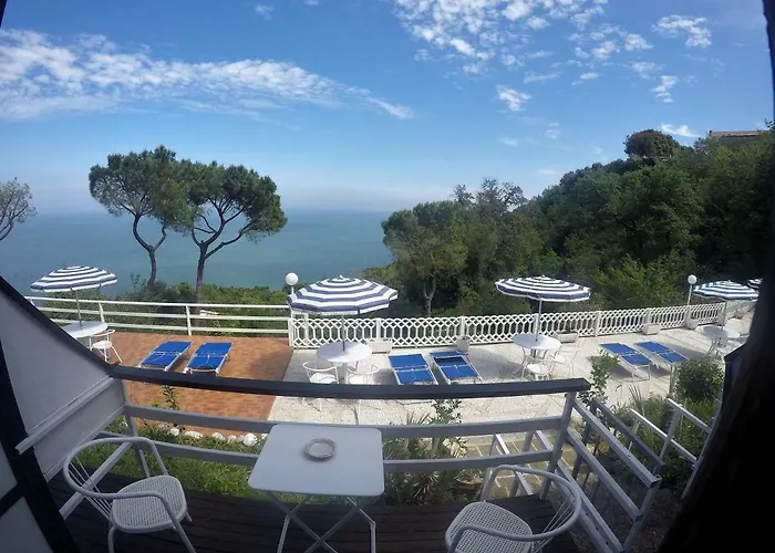 Sea View Sirolo Di Amedeo