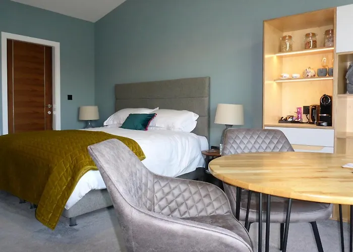 Stones Luxury B&B With Hot Tub And Self-Contained Rooms