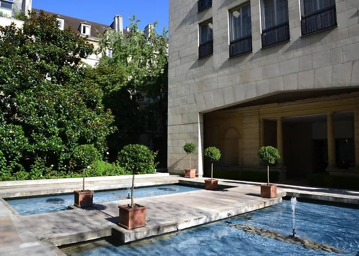 Assia & Nathalie - Luxury B&B Marais