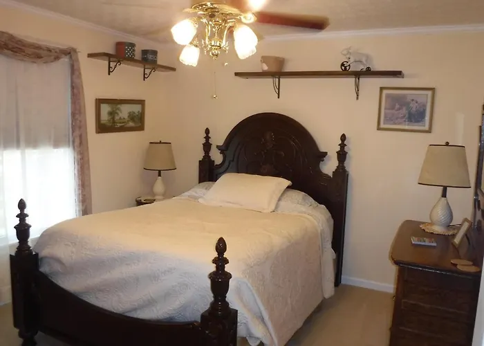 Serenity Hill Bed And Breakfast